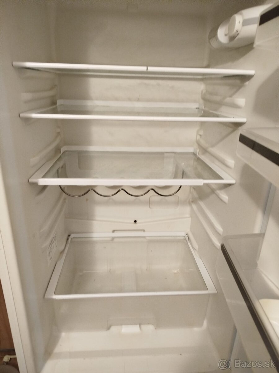 Chladnička s mraziakom v  bielej farbe Siemens