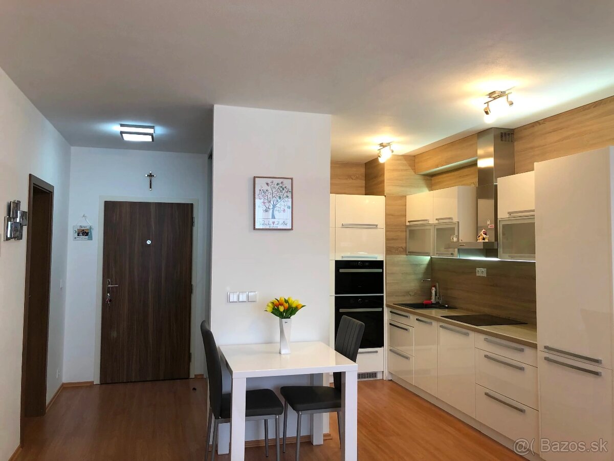 Realitný kancelária REALADR s.r.o.