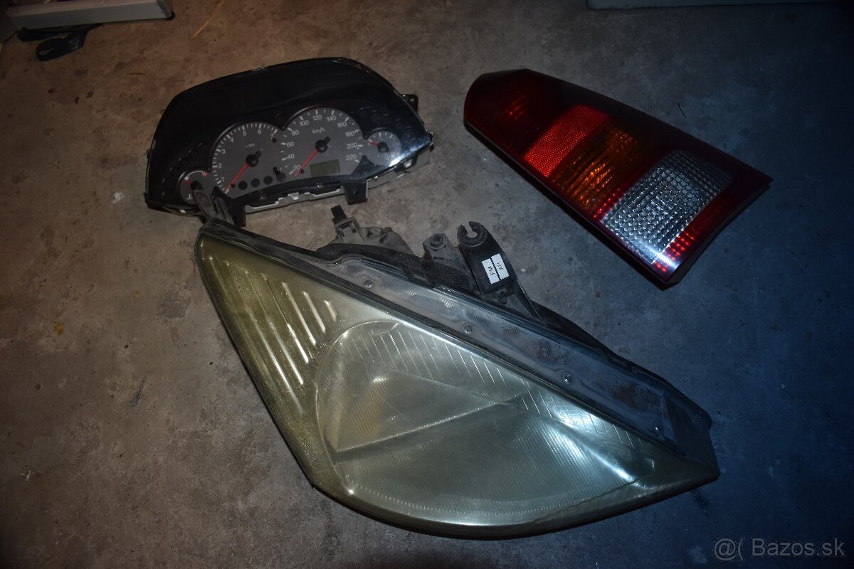 predám lampy a budík na ford focus 1999 1,8 tdi