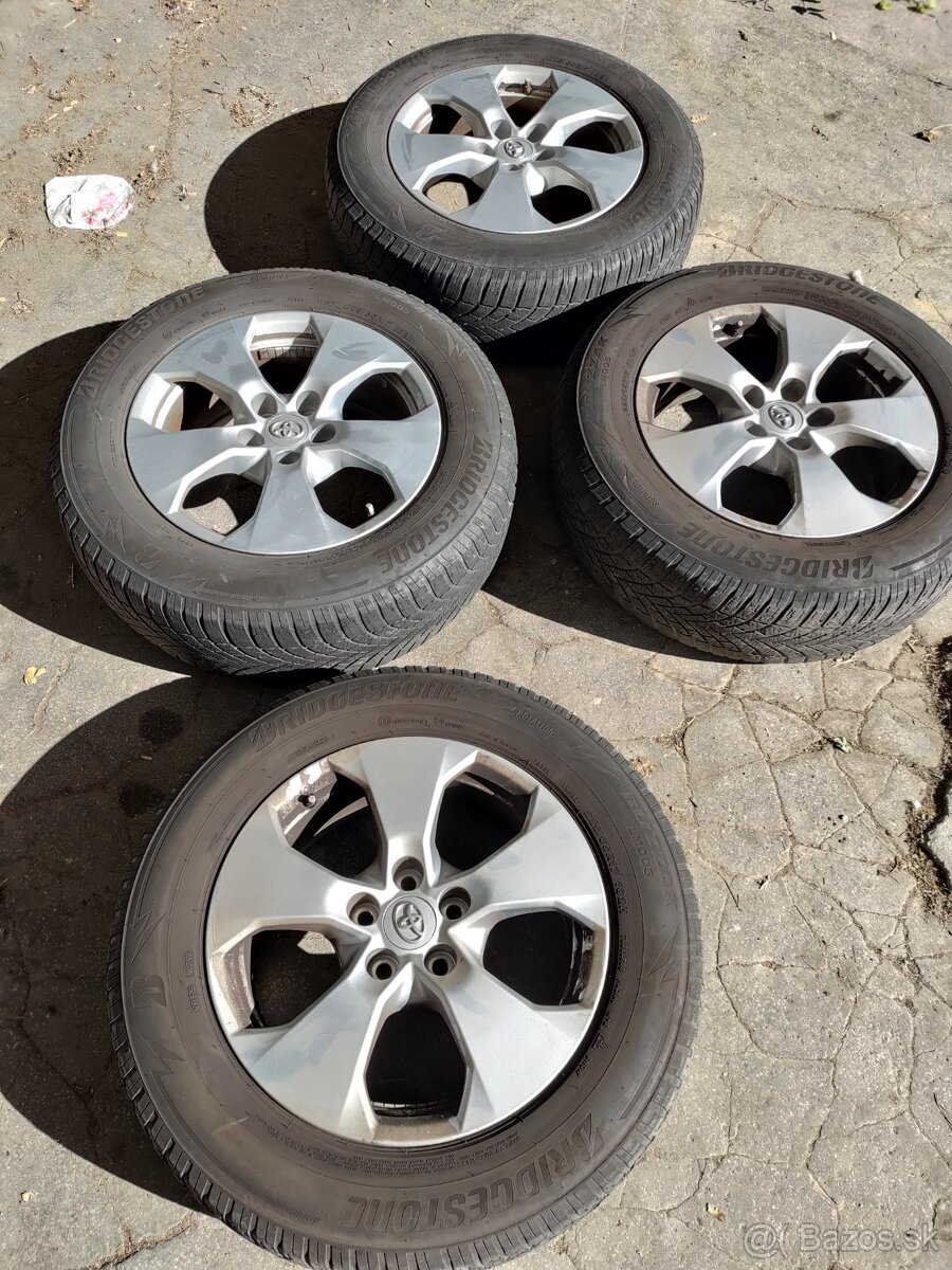 Kolesa toyota r17