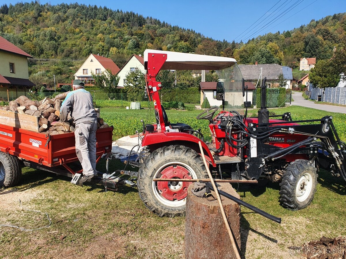 Traktor Jinma 354E s čelnym nakladačom