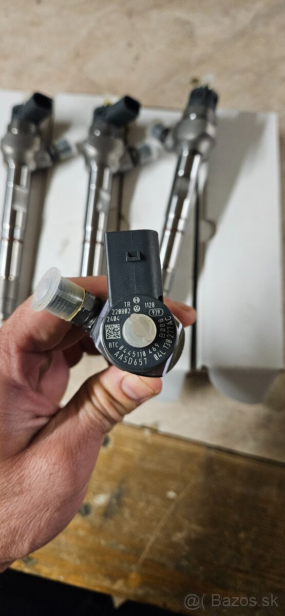Vstrekovače BOSCH 04L 130 277 AC