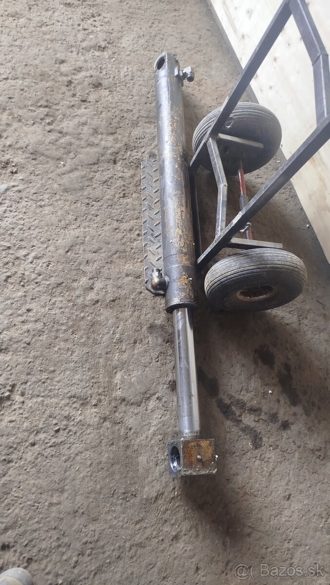 New Holland piest