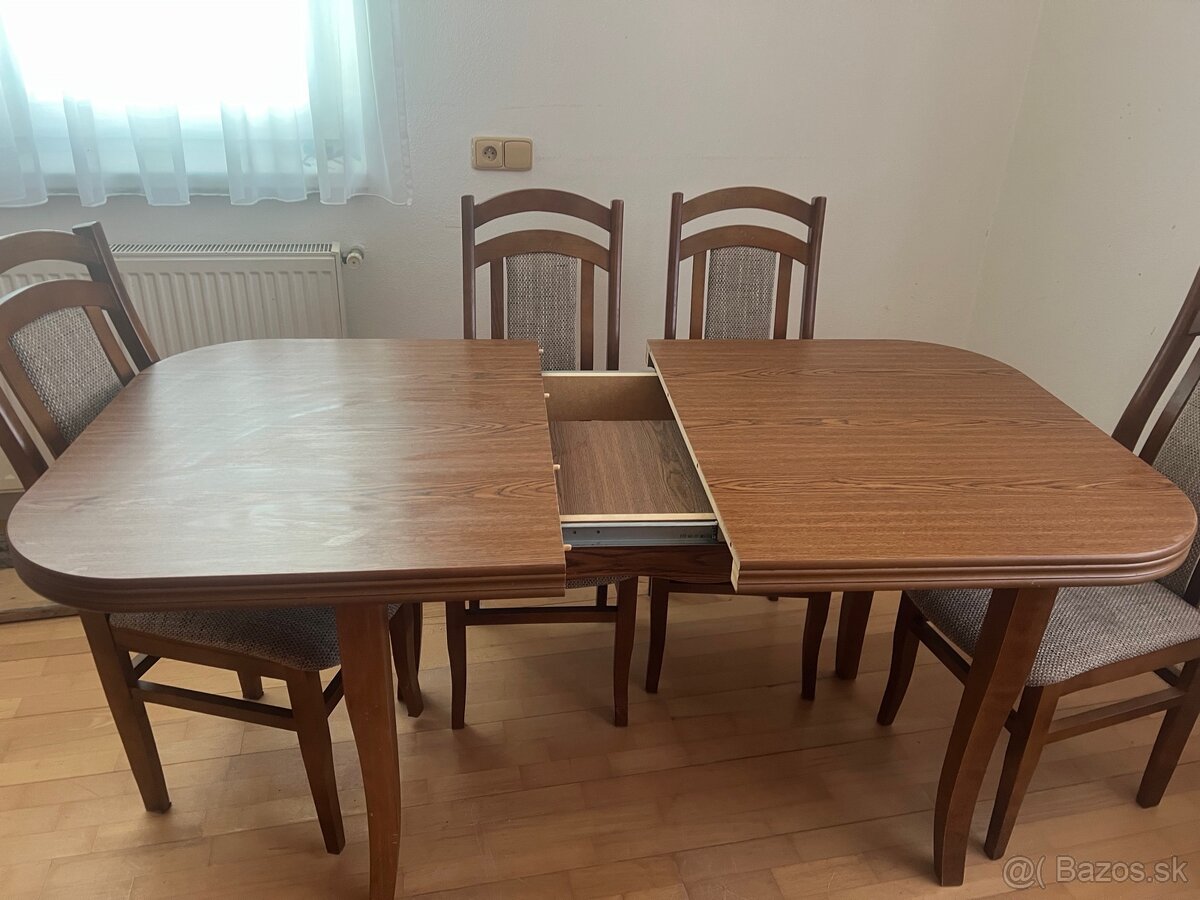 Kuchynský stôl a stoličky 6 ks