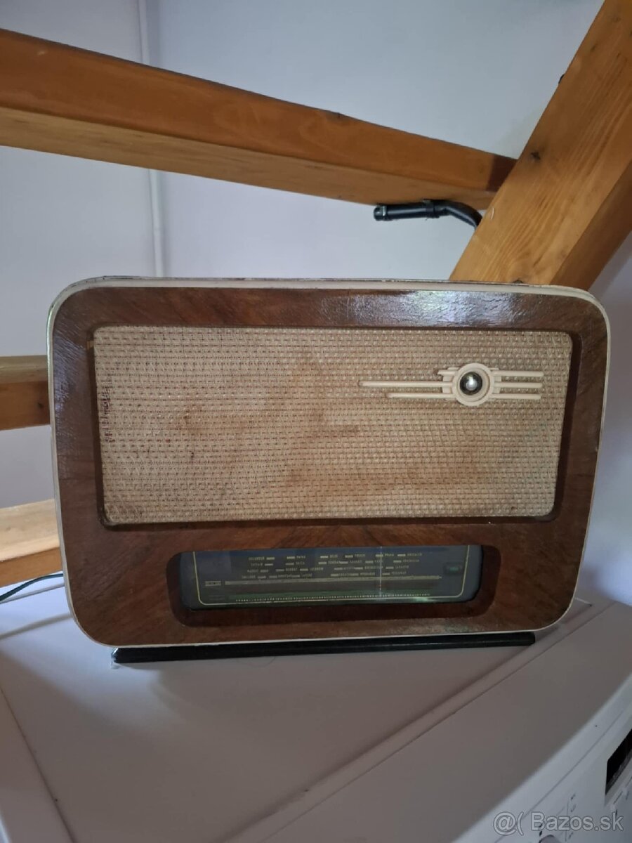 Dekoračné radio