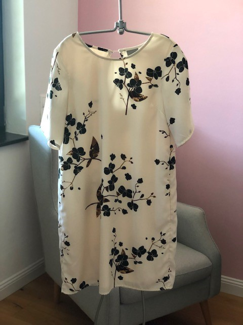 Kvetinove saty Vero Moda - velkost M
