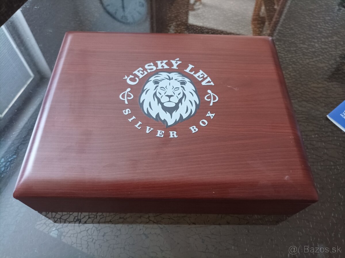 Drevená etue Český lev na 36 mincí
