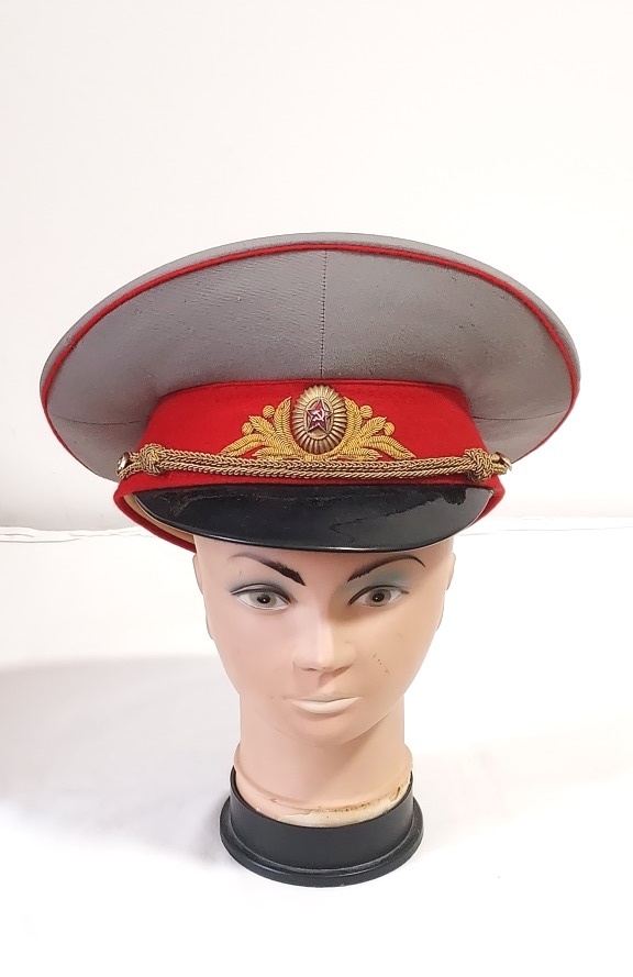 Čiapka. Brigadierka. Generál. Uniforma. Armáda. ZSSR. Rusko.