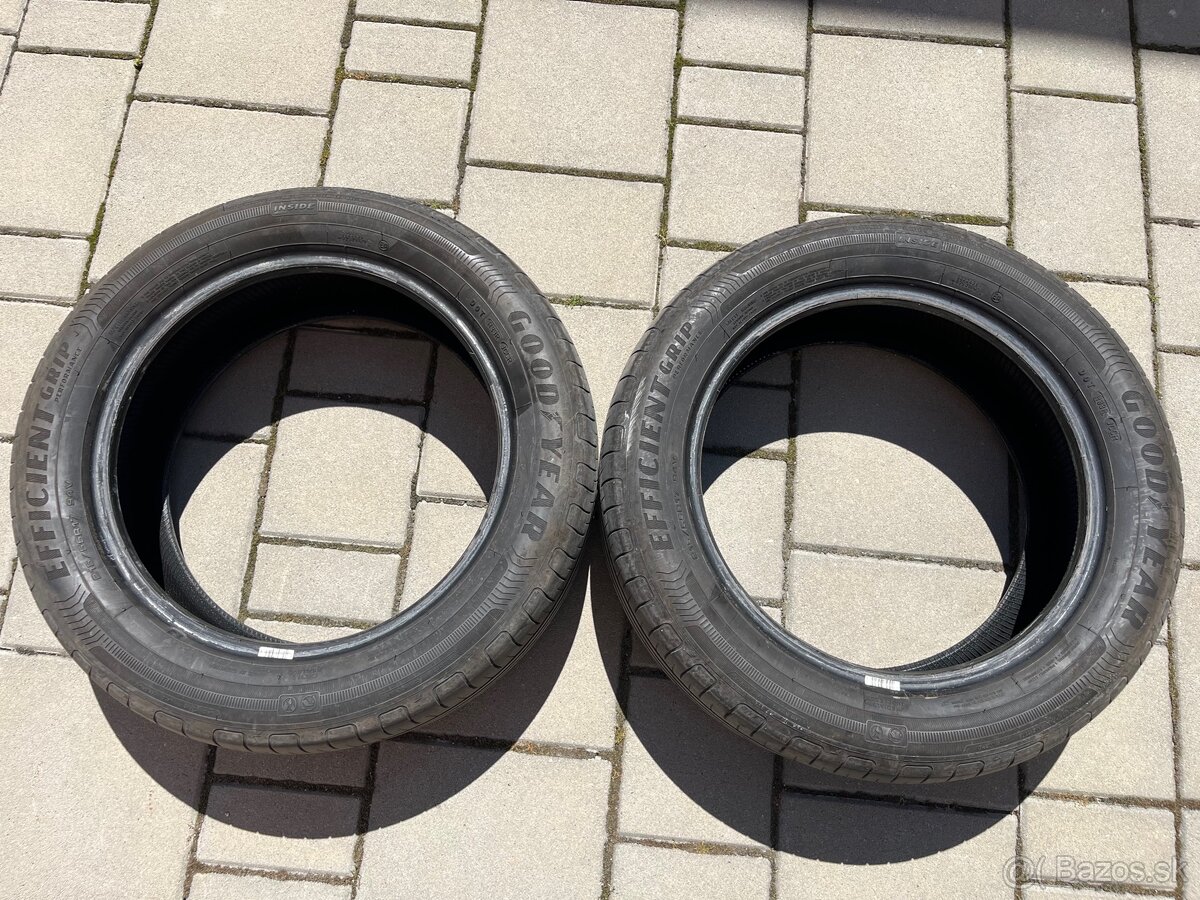 Predám 2x pneu GoodYear 215/55 R17 94V