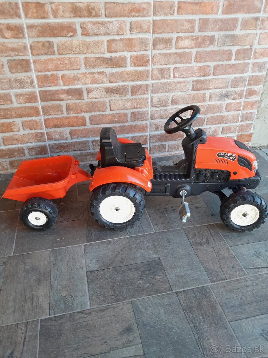 Šľapací traktor