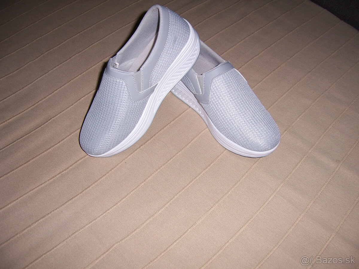 dámske tenisky č.38