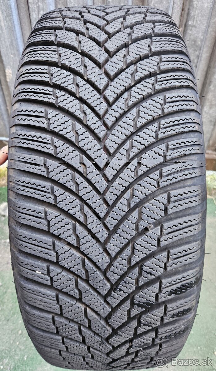 2 ks veľmi málo jazdené zimné pneu Firestone - 215/55 r17