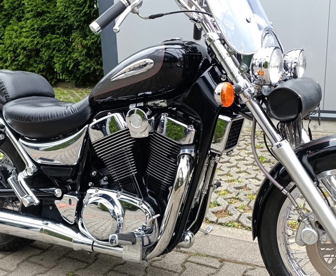 SUZUKI INTRUDER 1400 / r.1999, TOP KRÁSNY originál stav