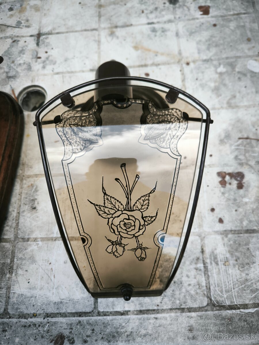 Predám nástennu lampu