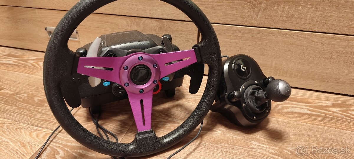 Logitech G29 (PC,PS5,PS4) volant + pedále + radiaca páka
