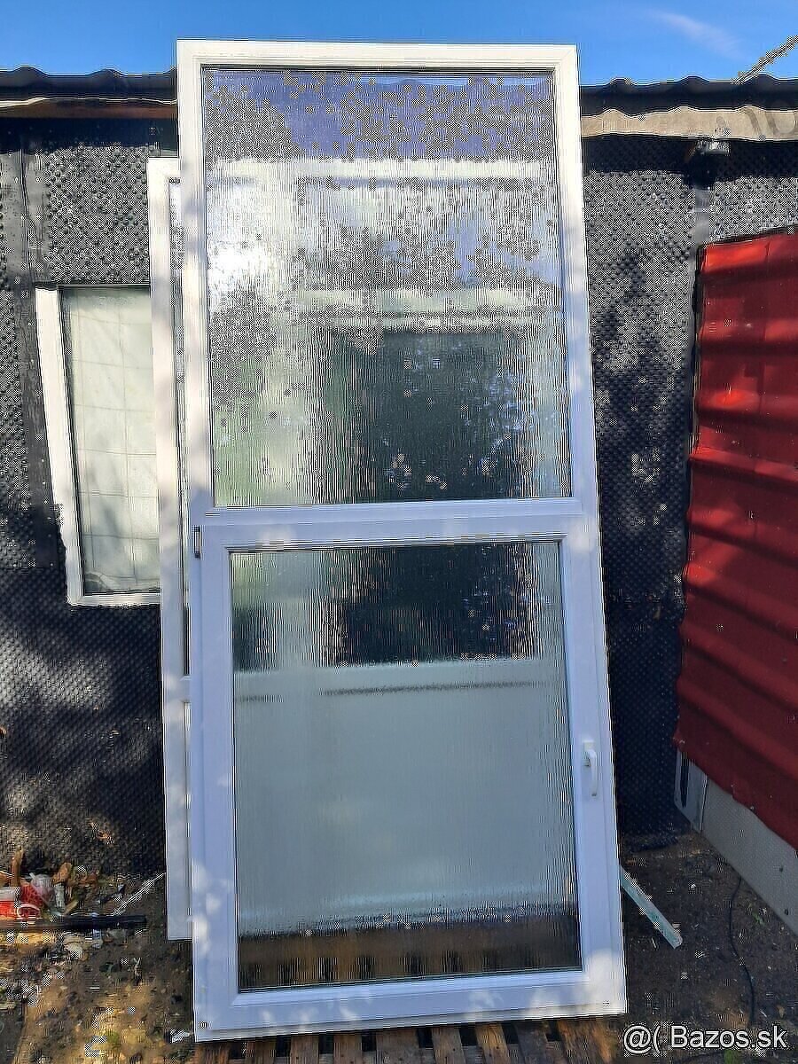 Predám plastove okno 120 cm dlhý 280 cm vysoký