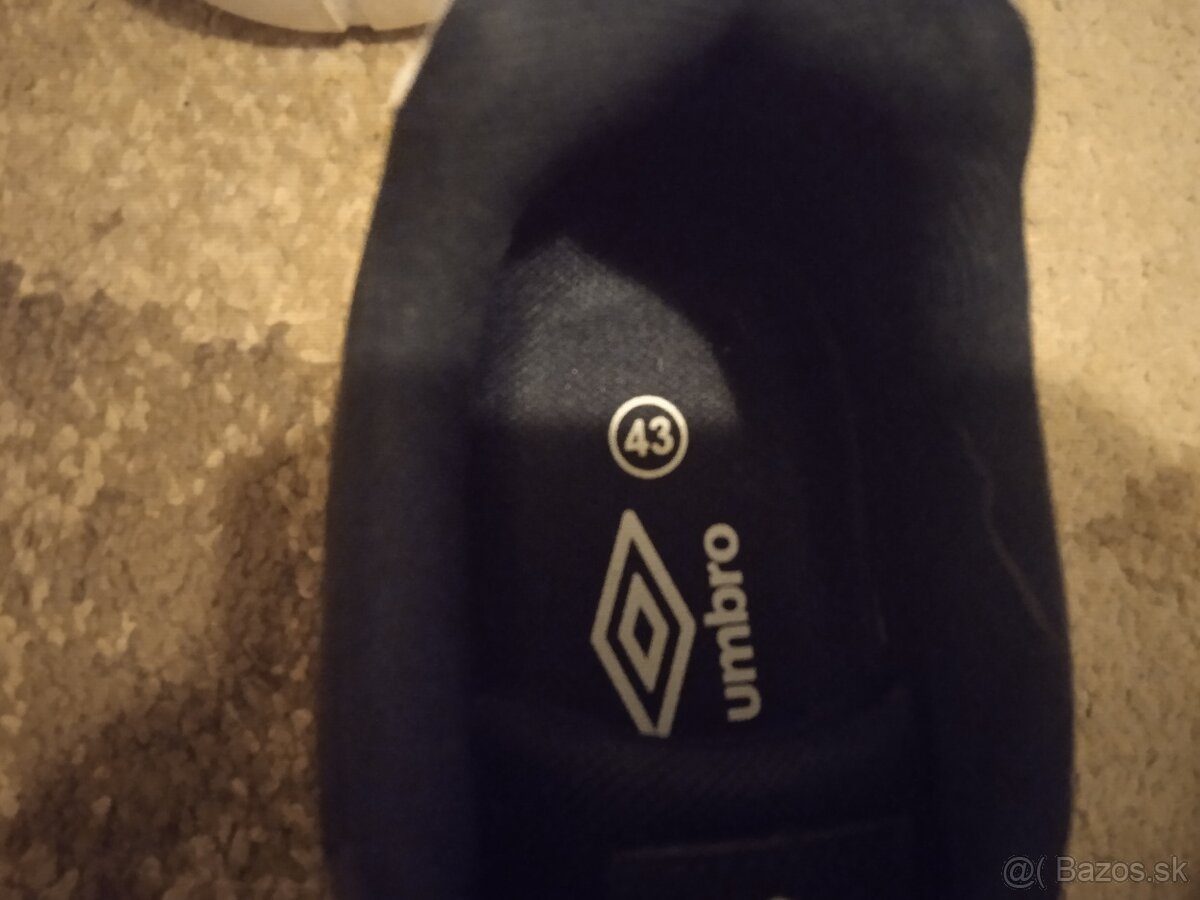 PREDÁM LOTTO UMBRO BOTASKY