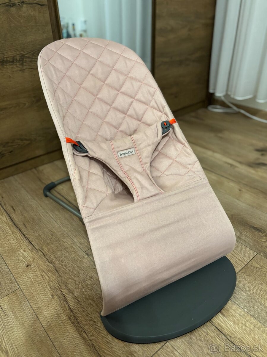 Lehátko Dusty pink Babybjorn