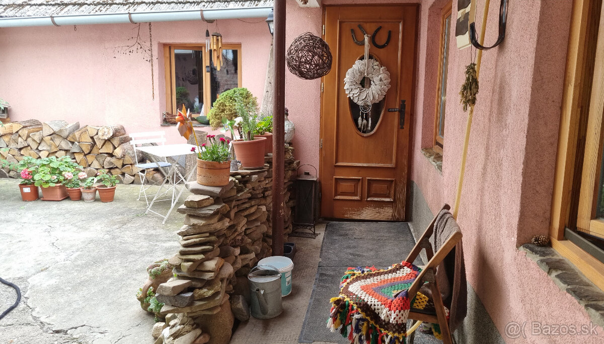 RODINNÝ DOM-CHALÚPKA s "VÍŠKOU" a POZEMOK 674m2 LUBINA NMN
