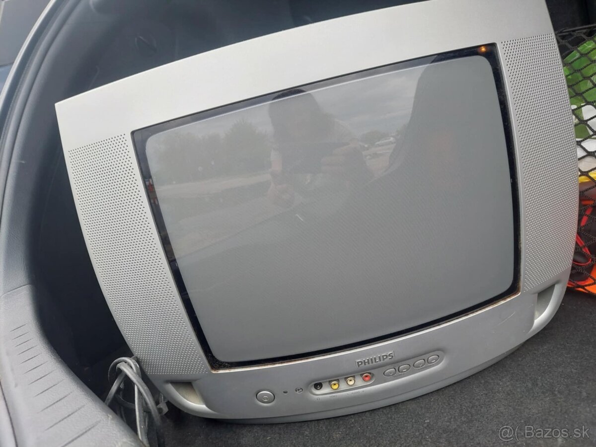 Darujem staršíe Tv