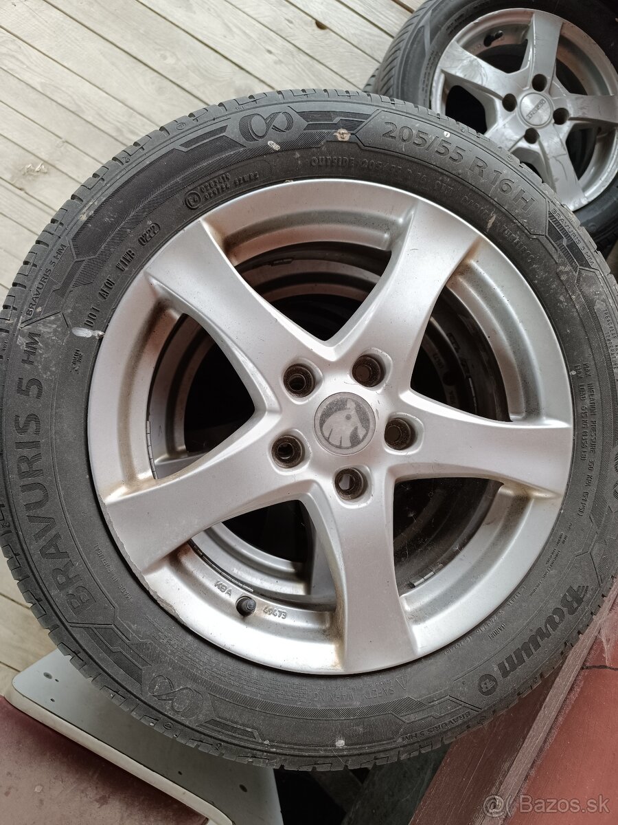 Škoda R16 Pneu Barum 205/55 r16