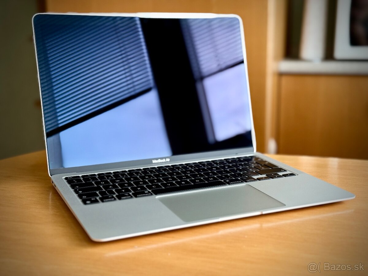 Apple MacBook Air M1 13" – 16 GB RAM / 256 GB SSD / Silver