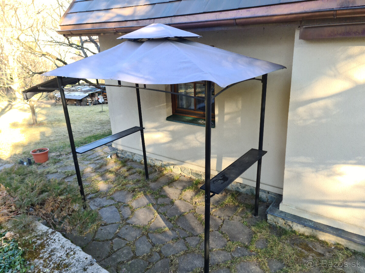 grilovací altánok