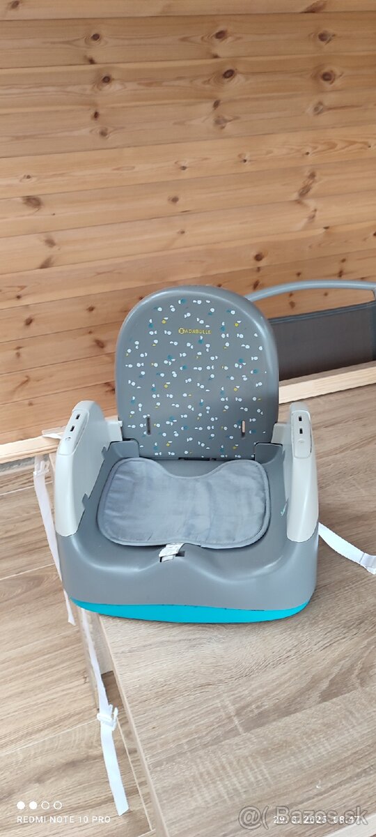 Detský podsedak k jedálenskému stolu