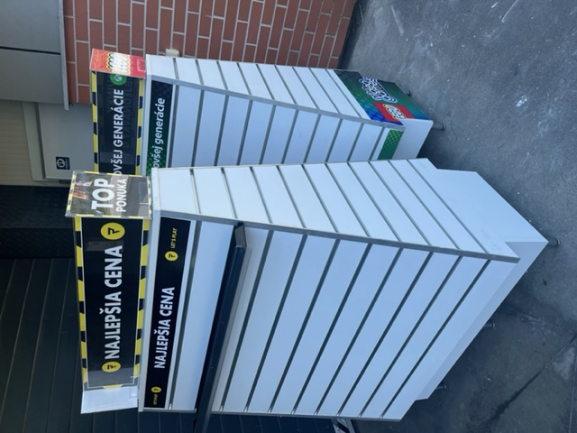 prezentačné regále obchodné stojany