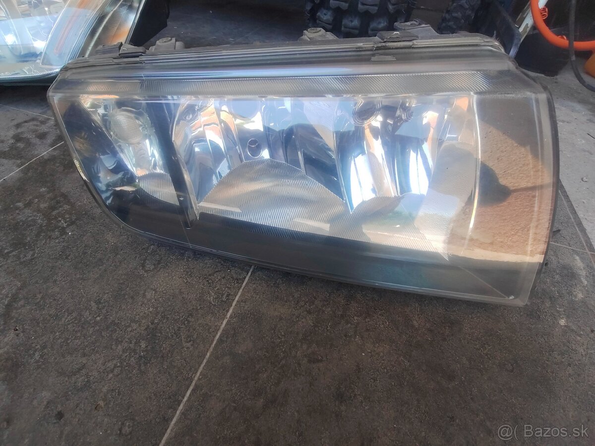 Škoda fabia 1 pravé predné svetlo
