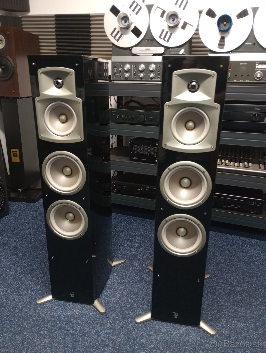 Yamaha NS-555