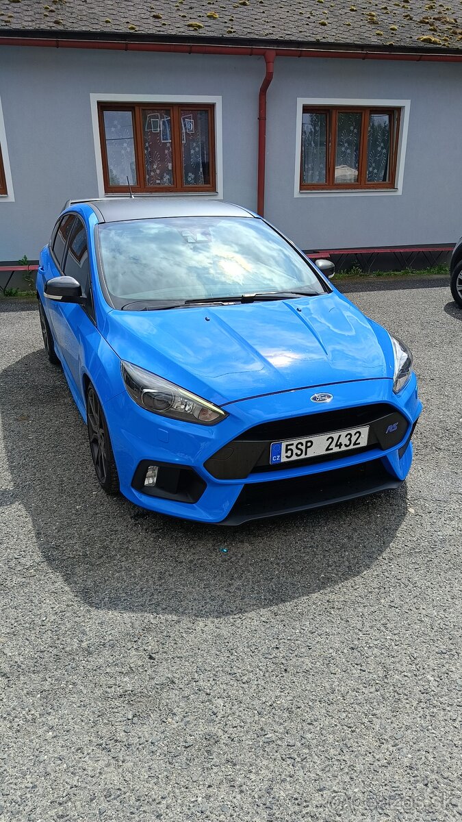 Ford Focus RS MK3 Blue and Black