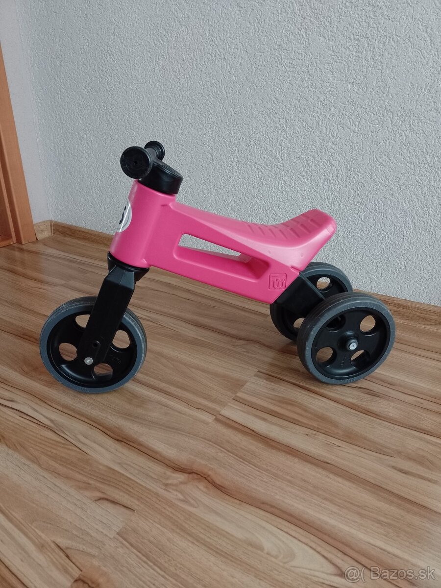 Kvalitné ružové odrážadlo /+ 5 hračkiek zadarmo