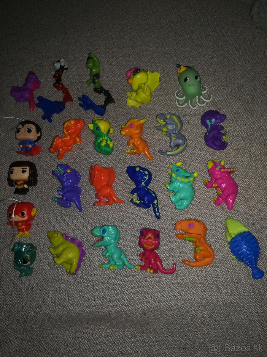 Kinder figúrky dinosaury a iné