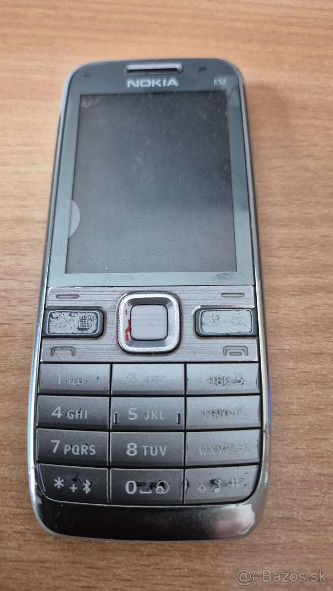 Nokia E52
