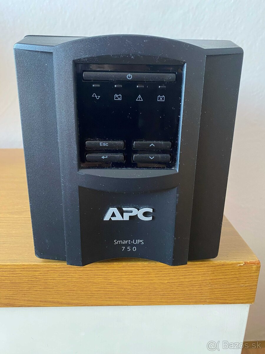 APC Smart UPS 750VA LCD