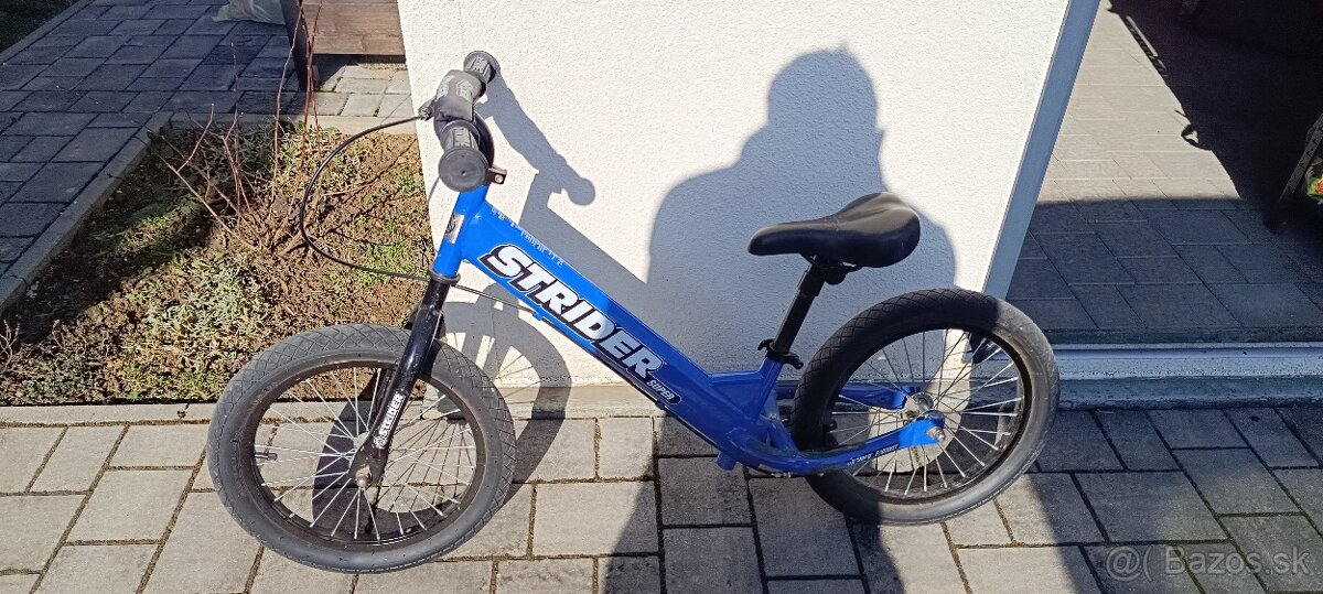 Odrážadlo - Strider