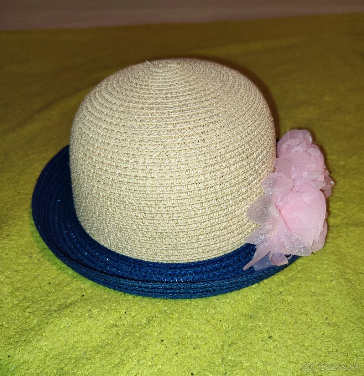 Dievčenský slamený klobúk