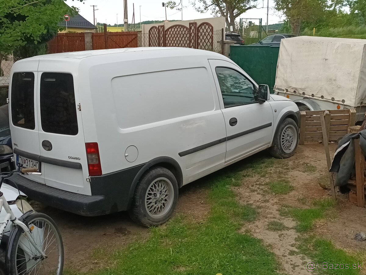 Kupim Opel Combo 1.4 benzín