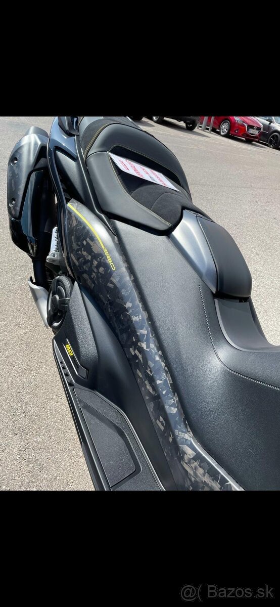 Yamaha T max 560