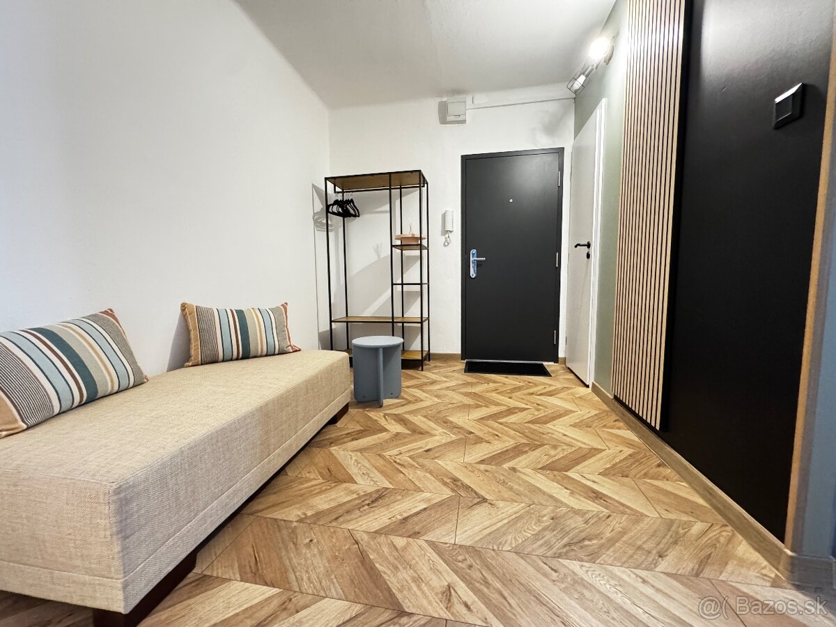 Moderný 2-izbový byt s bezplatným parkovaním