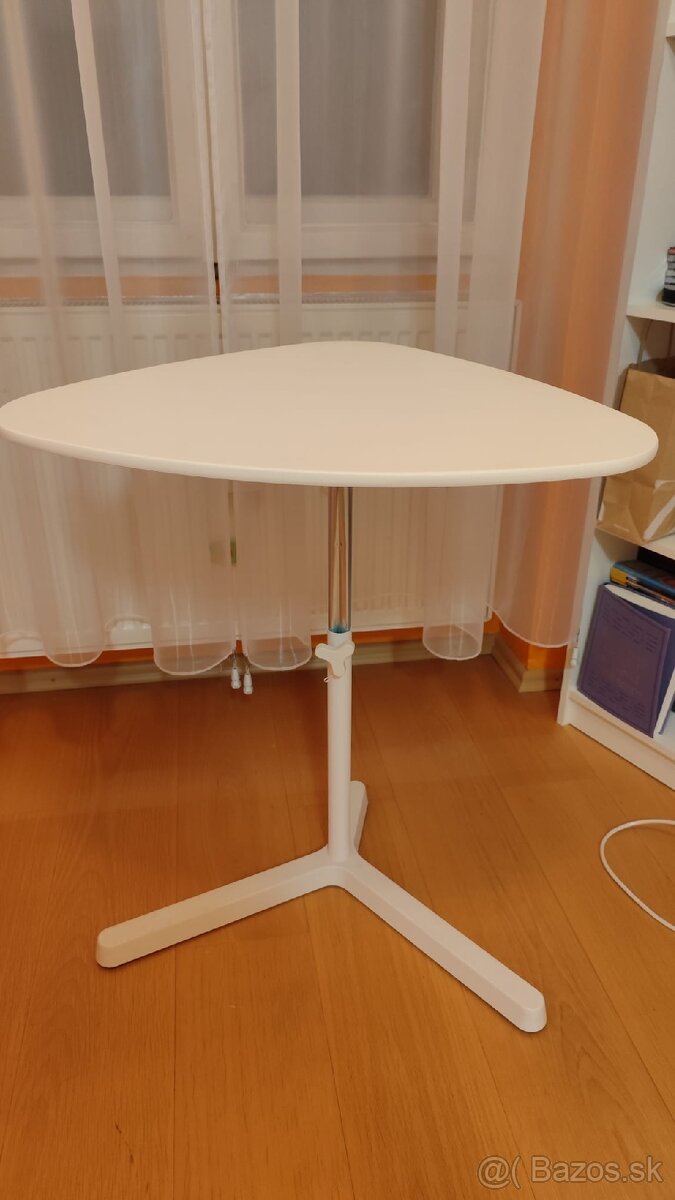 Stolík
