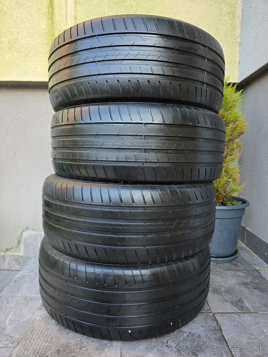 Letné pneumatiky 235/50 r17 Vredestein dot2022