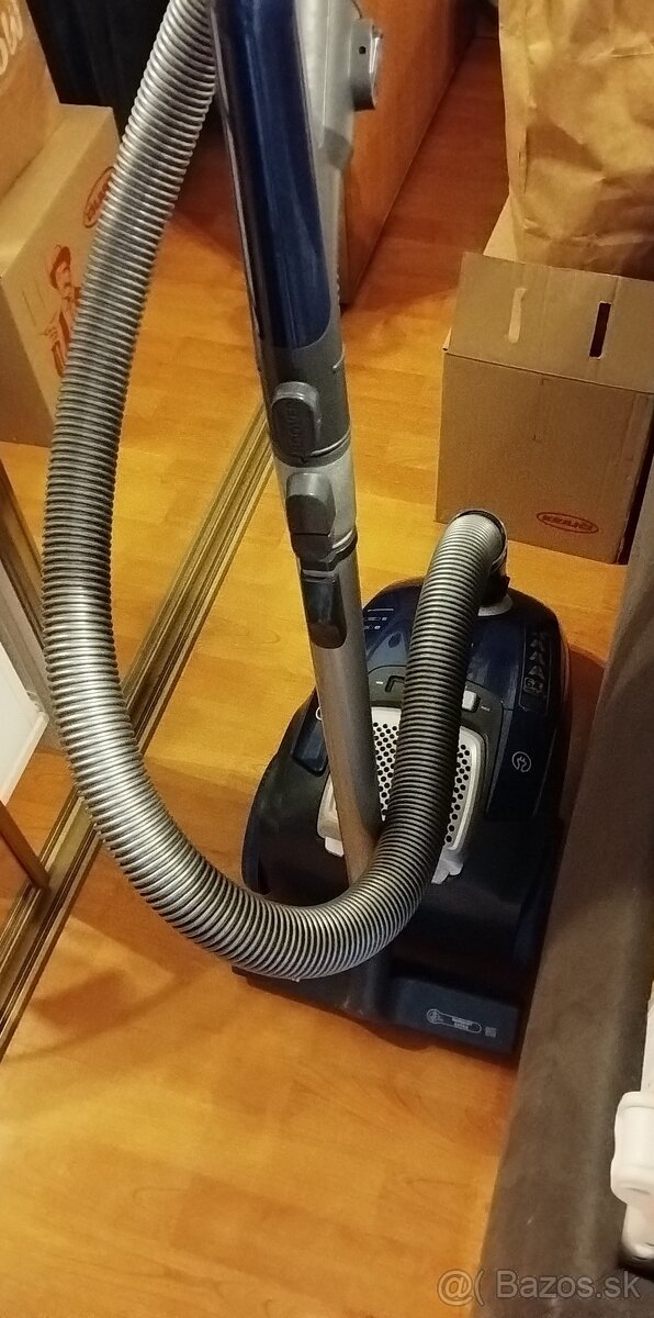 Predám vysávač Hoover