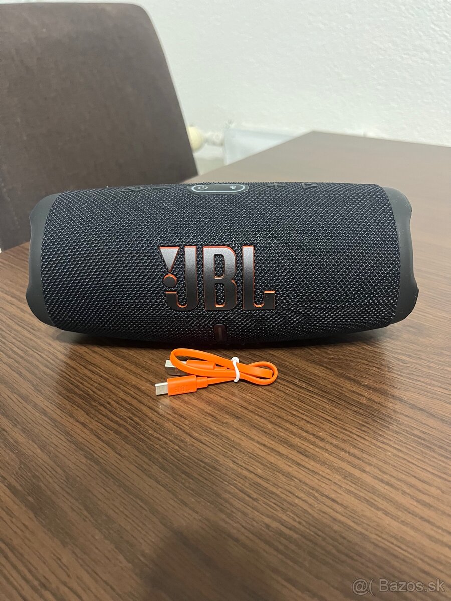 JBL Charge 5 - TOP STAV