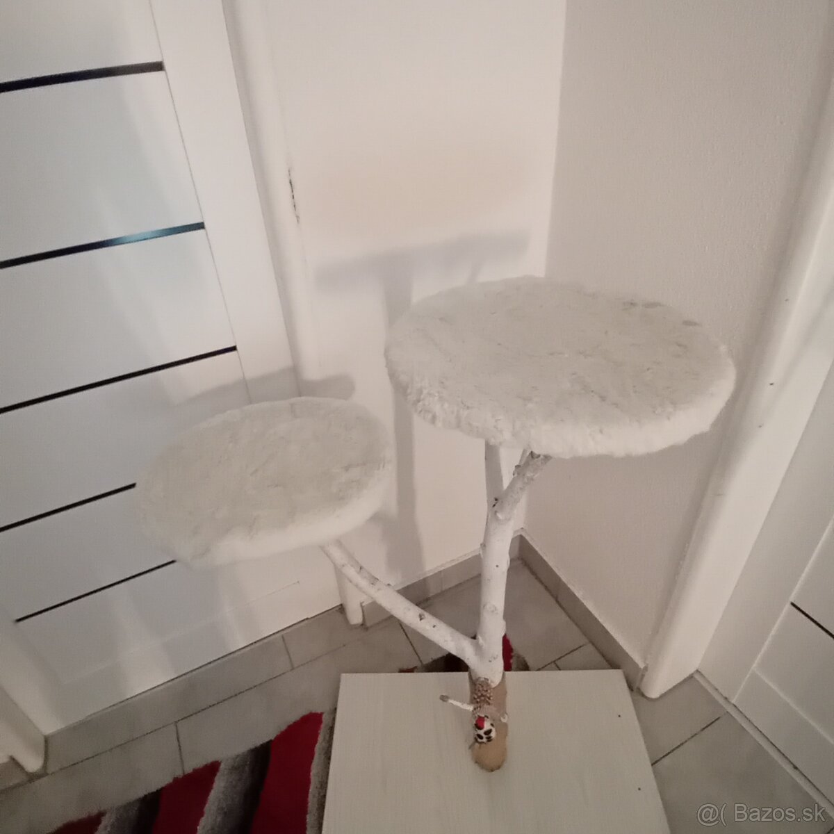 Mačací strom so skrabadlom