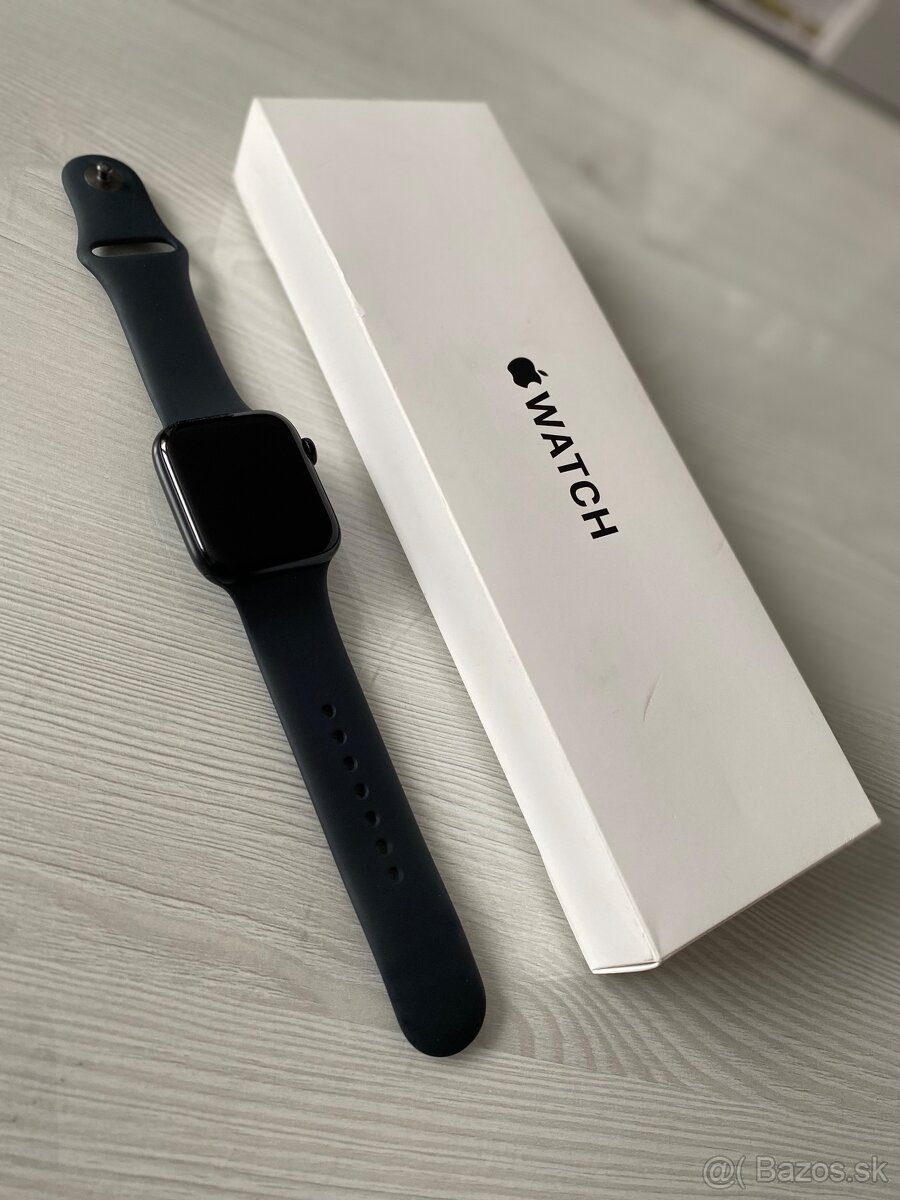 Apple Watch SE  2. generácie, 44 mm