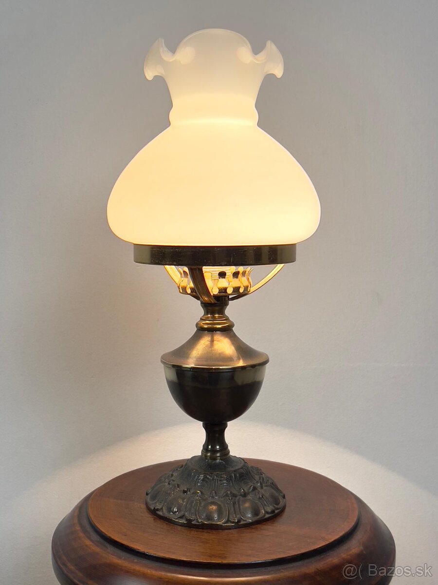 Stolova lampa