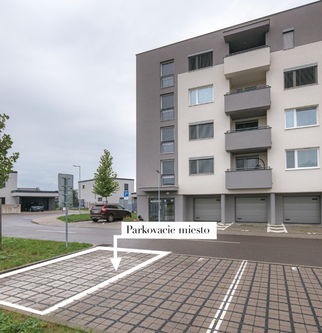 Parkovacie státie alebo garáž - Na pažiti