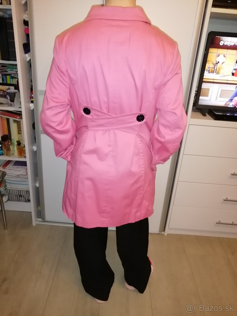 Dámsky ružový prechodný kabát